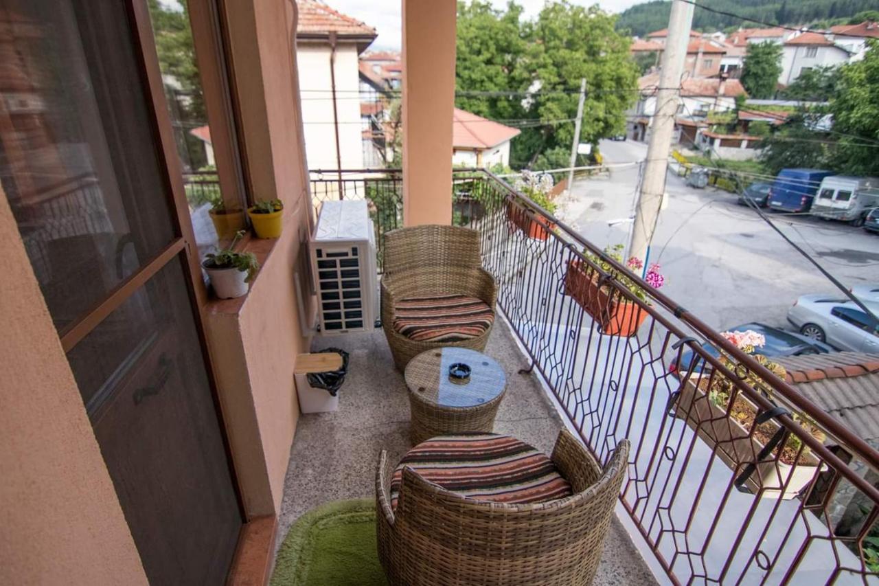 Фън Шуй Къща За Гости 88 Dobrinishte Exterior photo